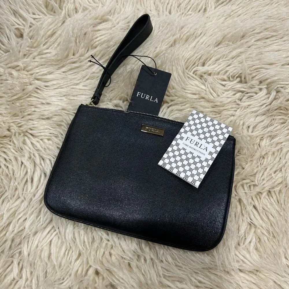 Furla zippered useful